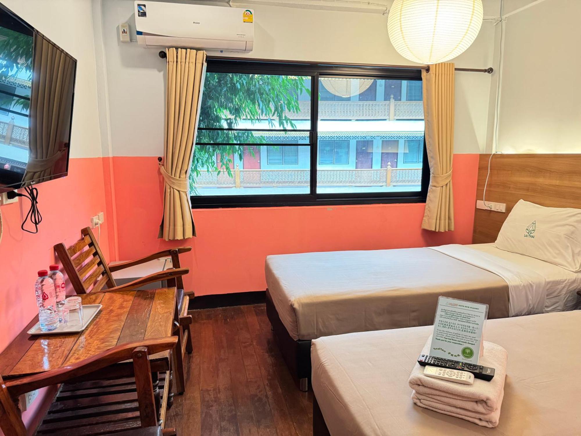 Collection O Khu Mueang Near Tha Phae Gate Formerly Lai Thai Guesthouse Chiang Mai Exterior photo