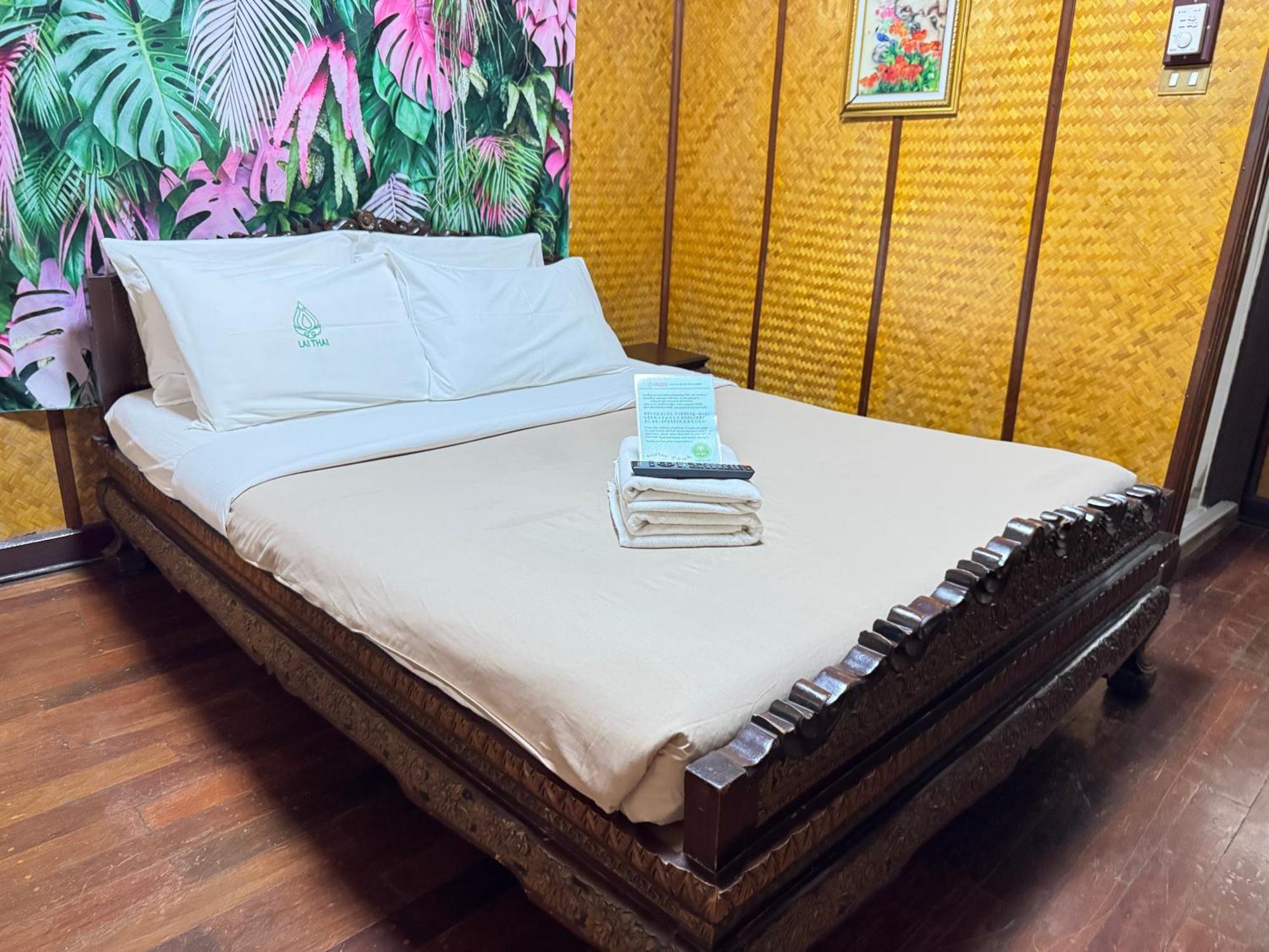 Collection O Khu Mueang Near Tha Phae Gate Formerly Lai Thai Guesthouse Chiang Mai Exterior photo